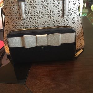 Kate Spade bow wallet
